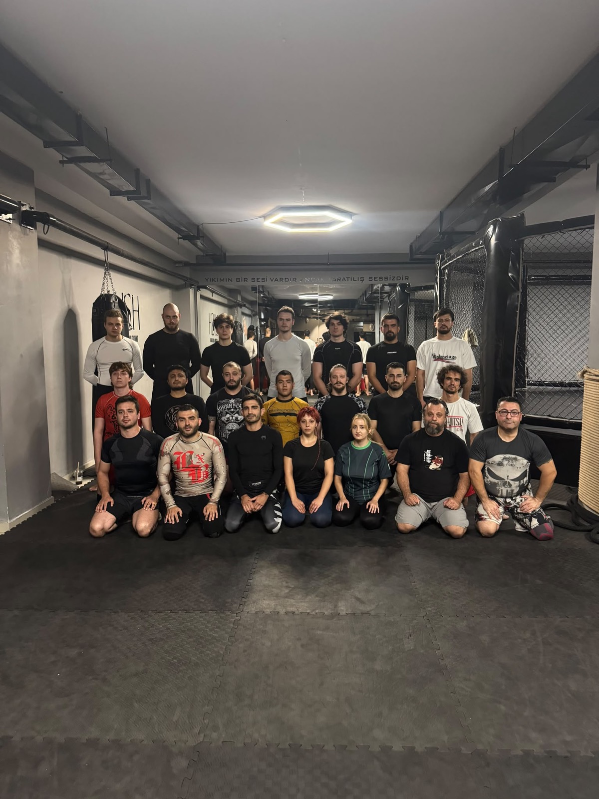 Eskişehir Carnivore Jiu Jitsu kalabalık toplu Brazilian Jiu-Jitsu dersi